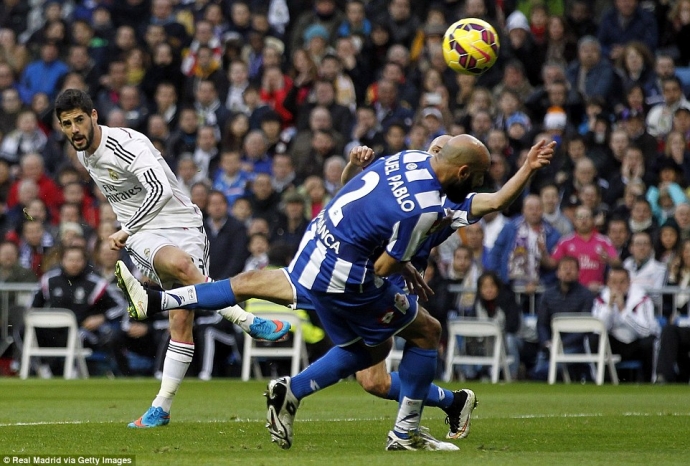 Pha cứa l&ograve;ng th&agrave;nh b&agrave;n của Isco