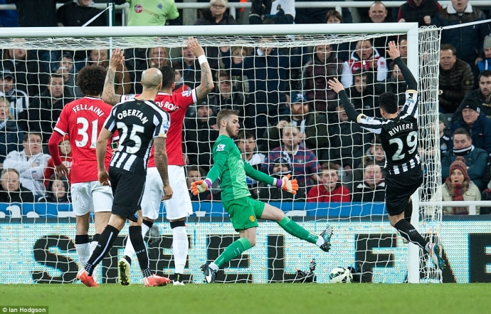 M.U đ&atilde; c&oacute; trận đấu nhọc nhằn trước Newcastle