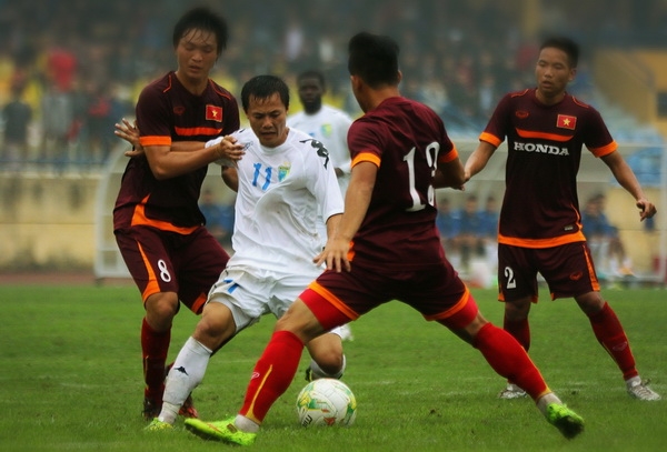 U23 Việt Nam (sẫm) c&oacute; trận đấu hay trước H&agrave; Nội T&