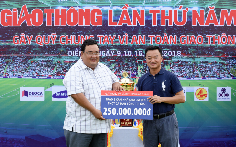 Trao 5 căn nh&agrave; cho gia đinh nạn nh&acirc;n bị TNGT c&oacute; ho