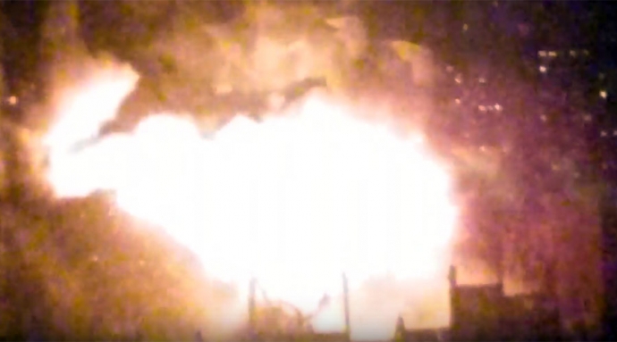 hoa-hoan-kinh-hoang-tai-mot-nha-may-o-nga