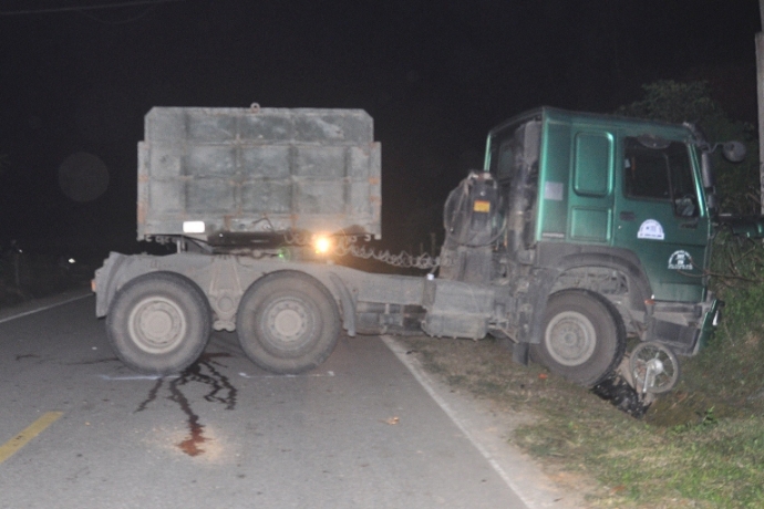 va chạm với xe container, một người tử vong