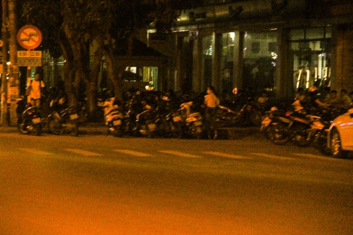 Đường Minh Khai, trước mặt Bưu điện tỉnh Nghệ An