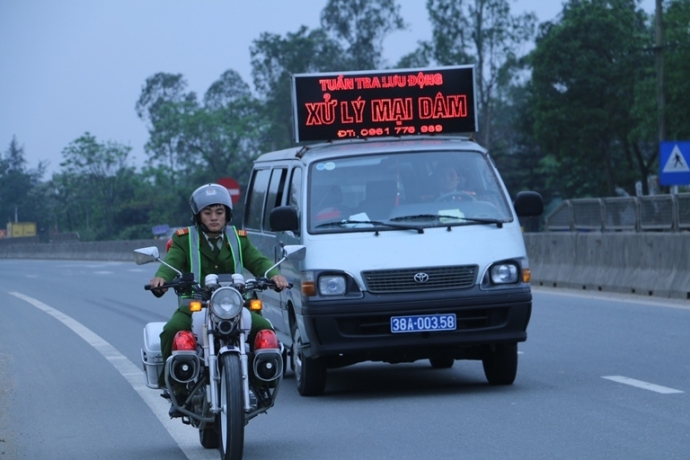 Biển xanh 38A - 003.58 gắn trên xe