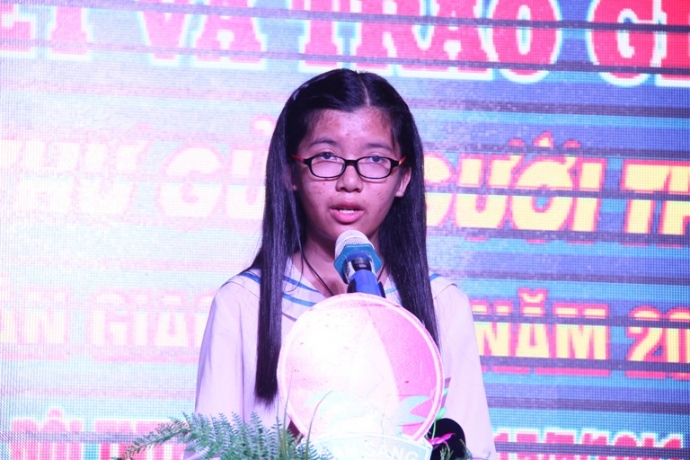 em Nguyễn Thị Lam Nhi học sinh lớp 81 Trường THCS 