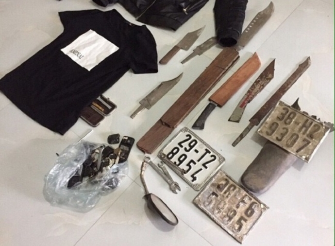 c&ocirc;ng cụ v&agrave; tang vật thu giữ