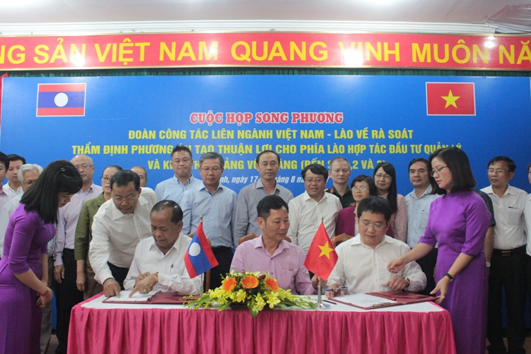 c&aacute;c c&ocirc;ng ty đại diện hai nước k&yacute; kết nội dung l&agrave;m 