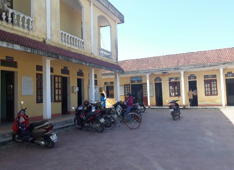 trụ sở UBND x&atilde; Cẩm Trung