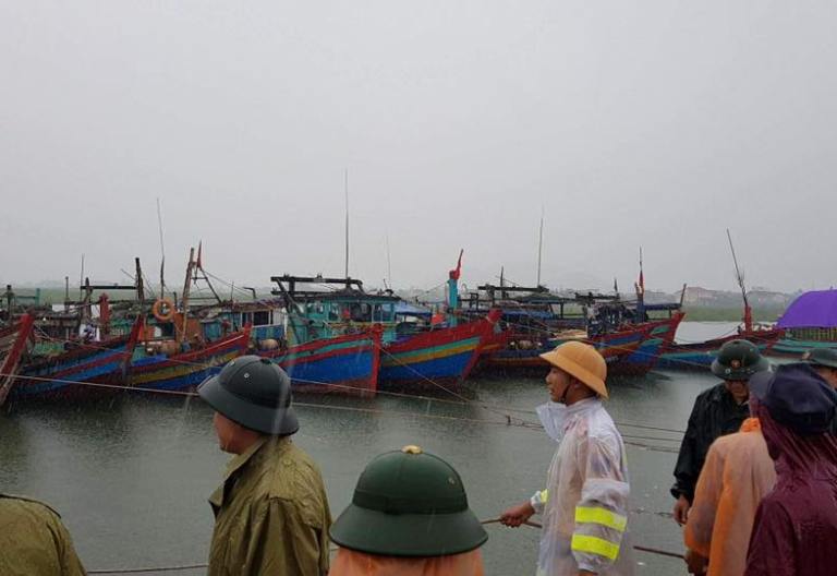 kiểm tra c&ocirc;ng t&aacute;c neo đậu t&agrave;u thuyền