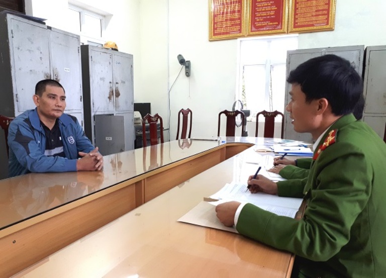 Cơ quan điều tra l&agrave;m việc với đối tượng Trần C&ocirc;ng 