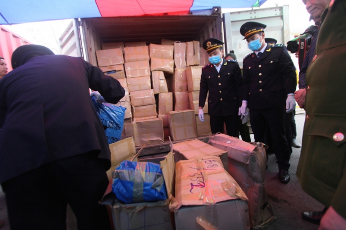 l&aacute; khat can canh