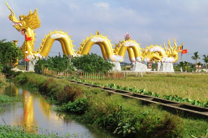 Đôi rồng với chiều cao, chiều dài