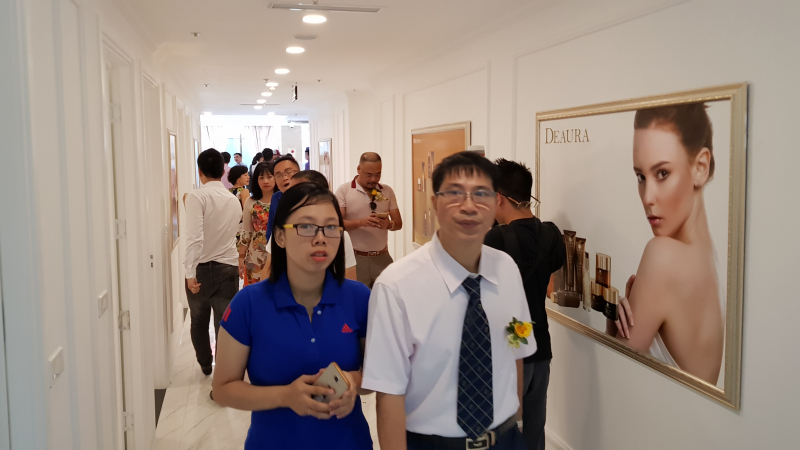 Các khách hàng thăm quan tại Spa