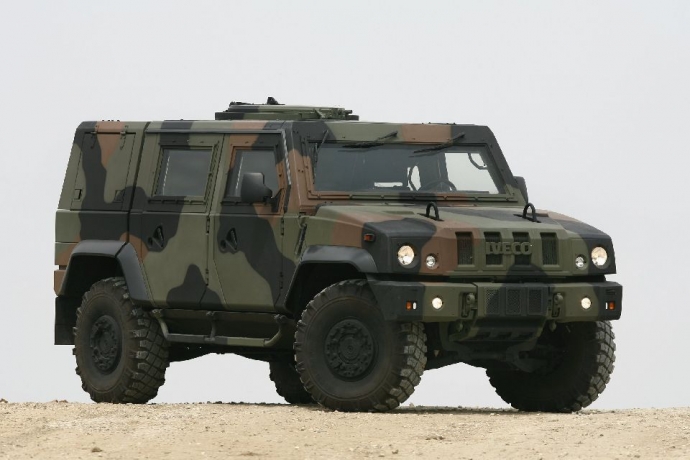 LAND_Iveco_Panther-LMV_Basic_lg