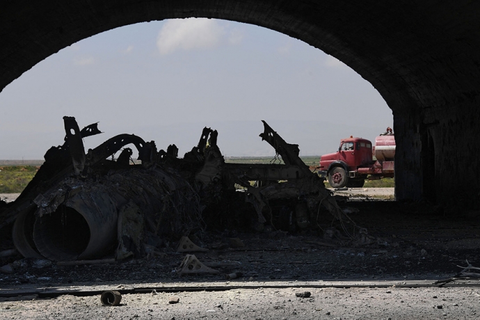 can cu khong quan syria bi tan cong _chum anh_4