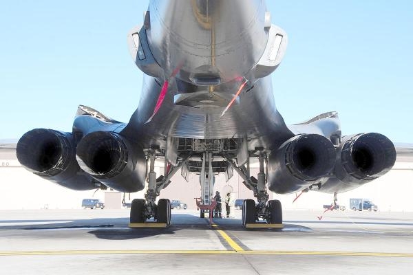 M&aacute;y bay n&eacute;m bom chiến lược B1B Lancer của Kh&ocirc;ng qu