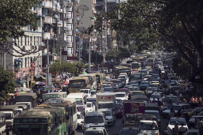 Tắc đường ở thủ đ&ocirc; Yangon Myanmar