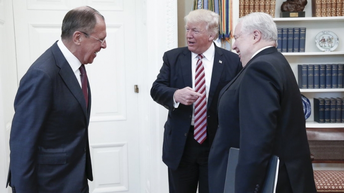 Ngoại trưởng Nga Lavrov và Tổng thống Trump trong