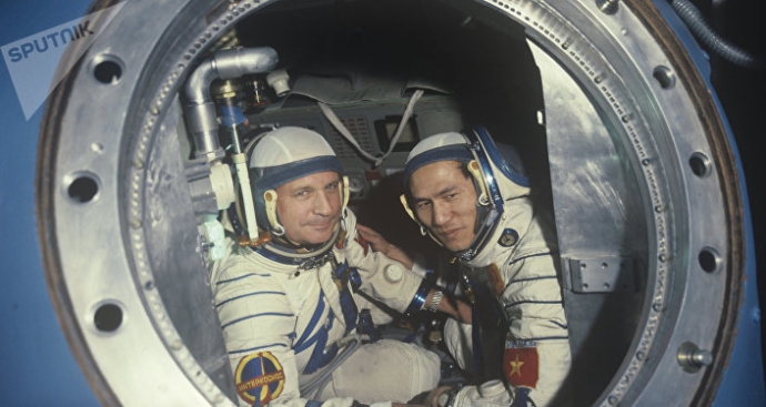 Nh&agrave; du h&agrave;nh vũ trụ Viktor Gorbatko 2