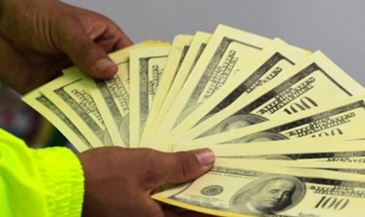 Đ&ocirc; la giả c&oacute; chữ Trung Quốc