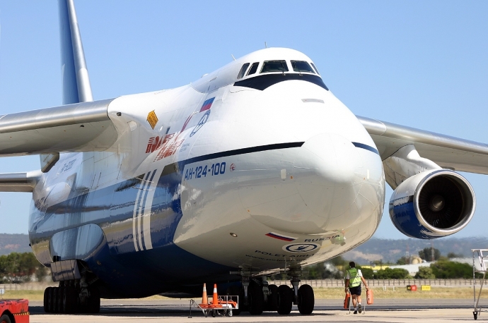 m&aacute;y bay vận tải hạng nặng An-124-100 Ruslan