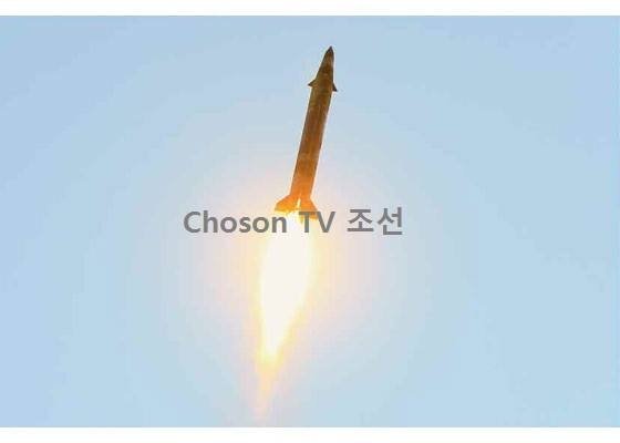 Triều Ti&ecirc;n tung ảnh thử t&ecirc;n lửa đạn đạo s&aacute;ng 29.5 