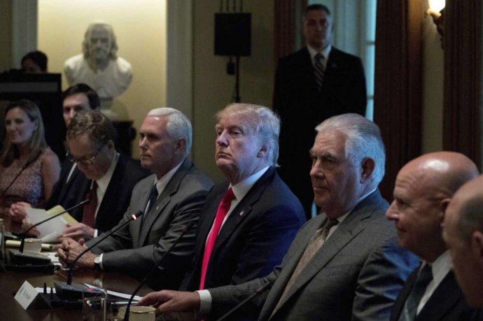 C&aacute;c th&agrave;nh vi&ecirc;n cấp cao trong nội c&aacute;c của Tổng thốn