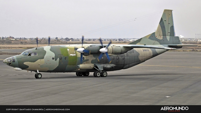 M&aacute;y bay Y-8 do Trung Quốc sản xuất