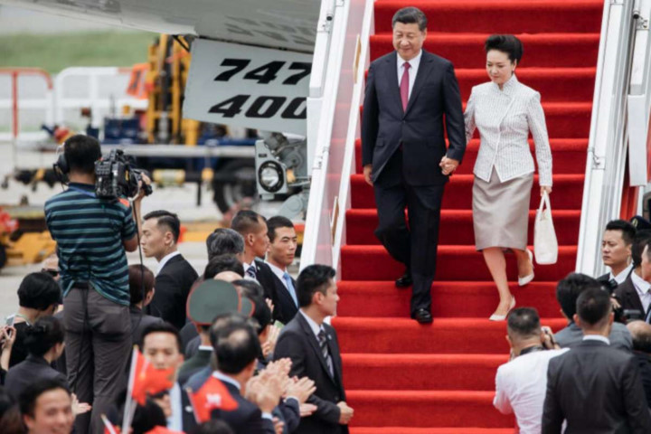 Tap_can_binh_hong_kong_4__GTYY (1)