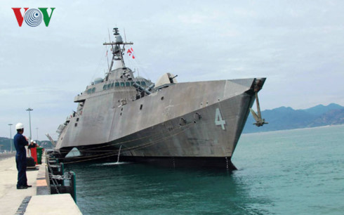 T&agrave;u khu trục USS Coronado