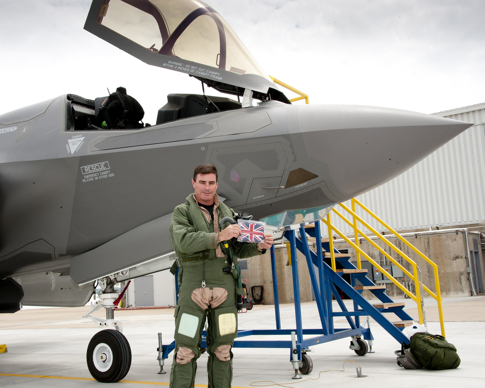 UK-First-F35-B-Joint-Combat-Aircraft-flight-BK-1-0