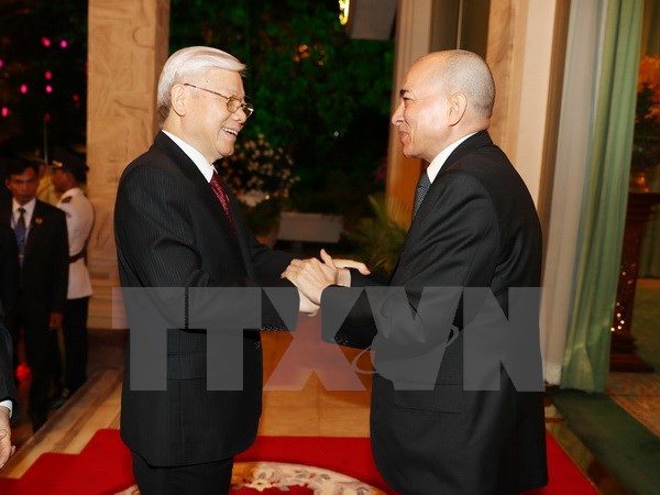 uốc vương Campuchia Norodom Sihamoni đ&oacute;n Tổng B&iacute; t