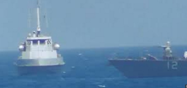 T&agrave;u chiến Mỹ - Iran tiếp cận ở khoảng c&aacute;ch gần