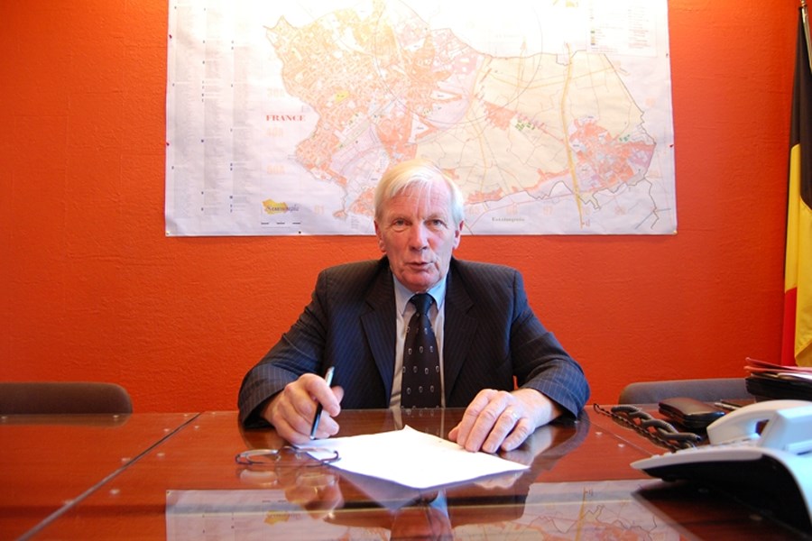 Thị trưởng th&agrave;nh phố Mouscron - &ocirc;ng Alfred Gadenne