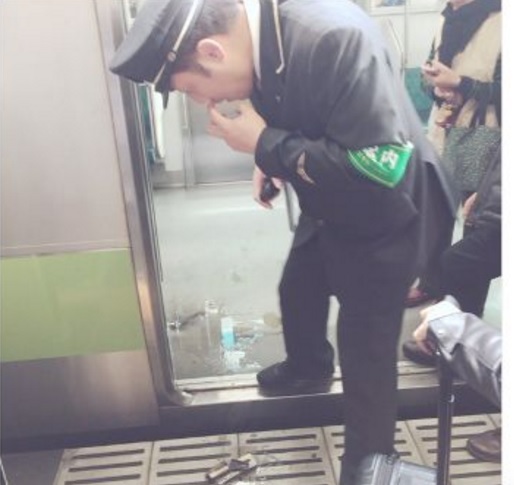 Thiết bị pin sạc bị ch&aacute;y