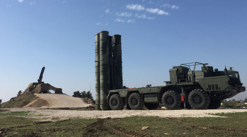 T&ecirc;n lửa S-400 do Nga chế tạo