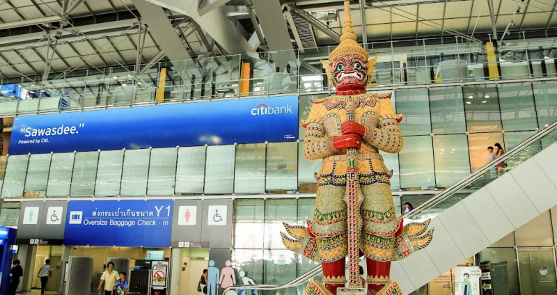 B&ecirc;n trong một s&acirc;n bay của Th&aacute;i Lan