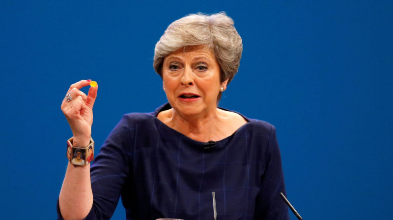 B&agrave; Theresa May