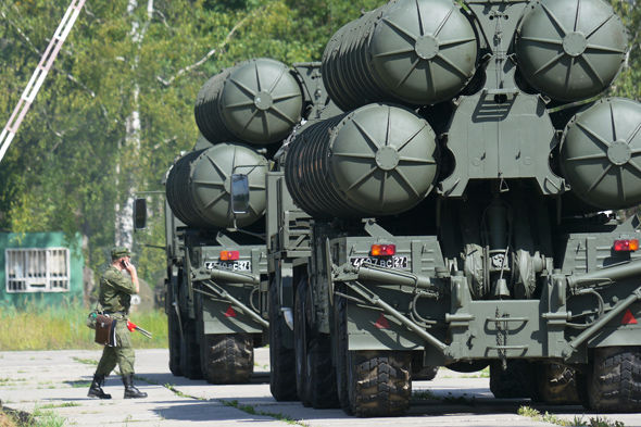 T&ecirc;n lửa S-400 do Nga chế tạo