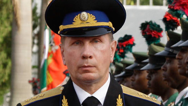 Tướng Viktor Zolotov c&oacute; đ&ocirc;i mắt rất giống nh&agrave; l&atilde;nh