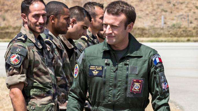 &Ocirc;ng Macron v&agrave; qu&acirc;n đội Ph&aacute;p