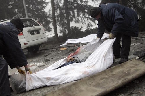 3. Nạn nh&acirc;n n&agrave;y l&agrave; thường d&acirc;n sau cuộc giao tranh 