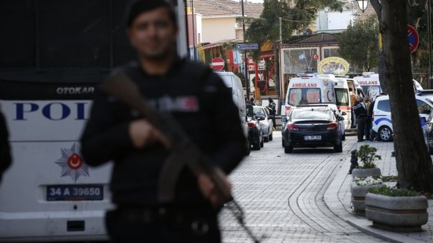 Canh sat phong toa hien truong vu danh bom tai Ist