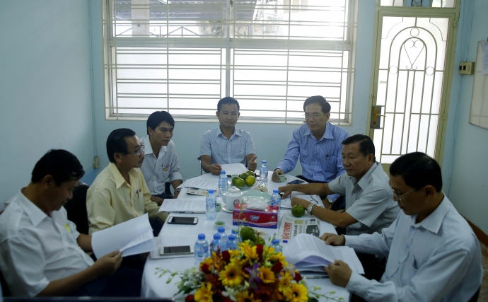 C&aacute;c kh&aacute;ch mời tại văn ph&ograve;ng miền Nam