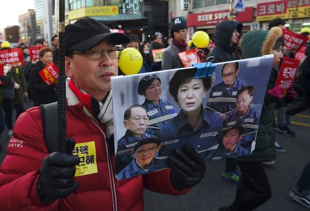 Người biểu tình yêu cầu Tổng thống Pa