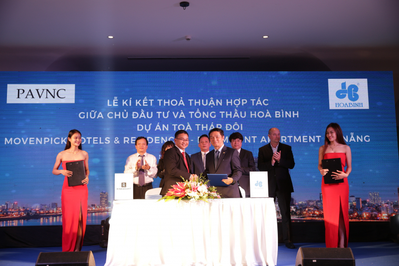 Ảnh K&yacute; kết Hợp đồng Tổng thầu giữa chủ đầu tư v&agrave; C