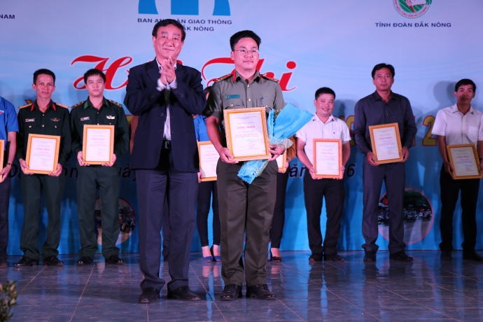 Đo&agrave;n Thanh ni&ecirc;n CAT đạt giải nhất