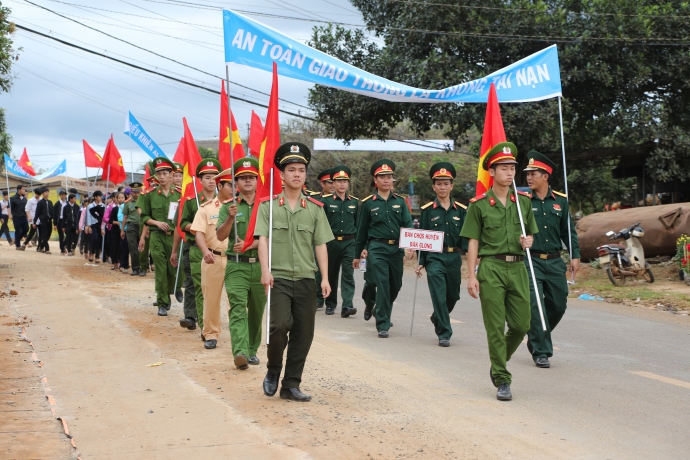 Diễu hành lễ ra quân năm ATGT