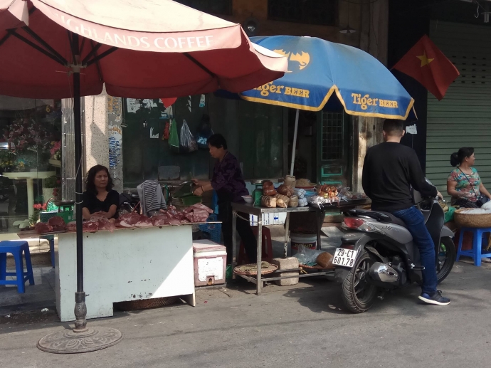 H&agrave;ng thịt...