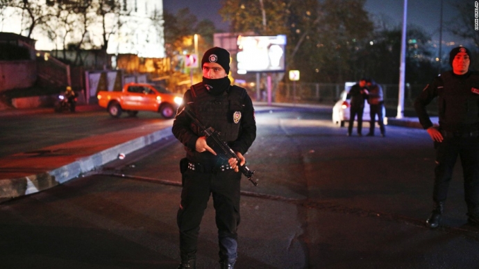 161210160755-08-istanbul-explosion-1210-super-169